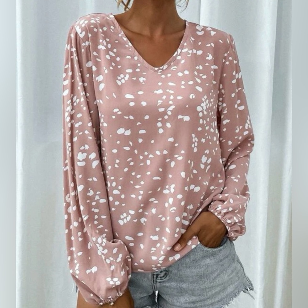 SHEIN Lune V-Neck Blush/White Blouse. Size small. Never worn!